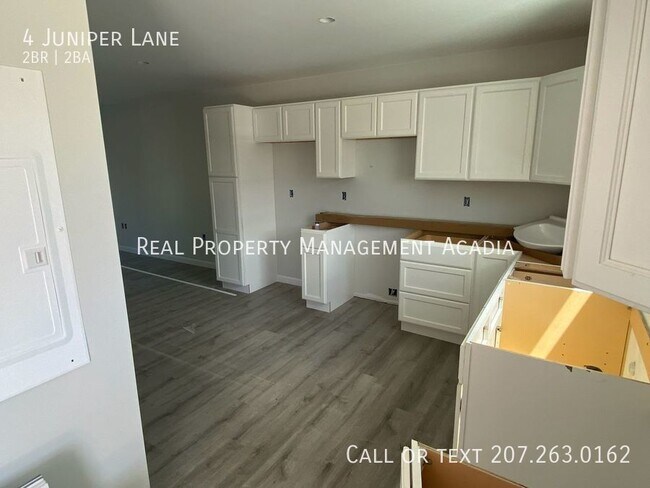 Building Photo - Brand New Town Houses, Levant Village