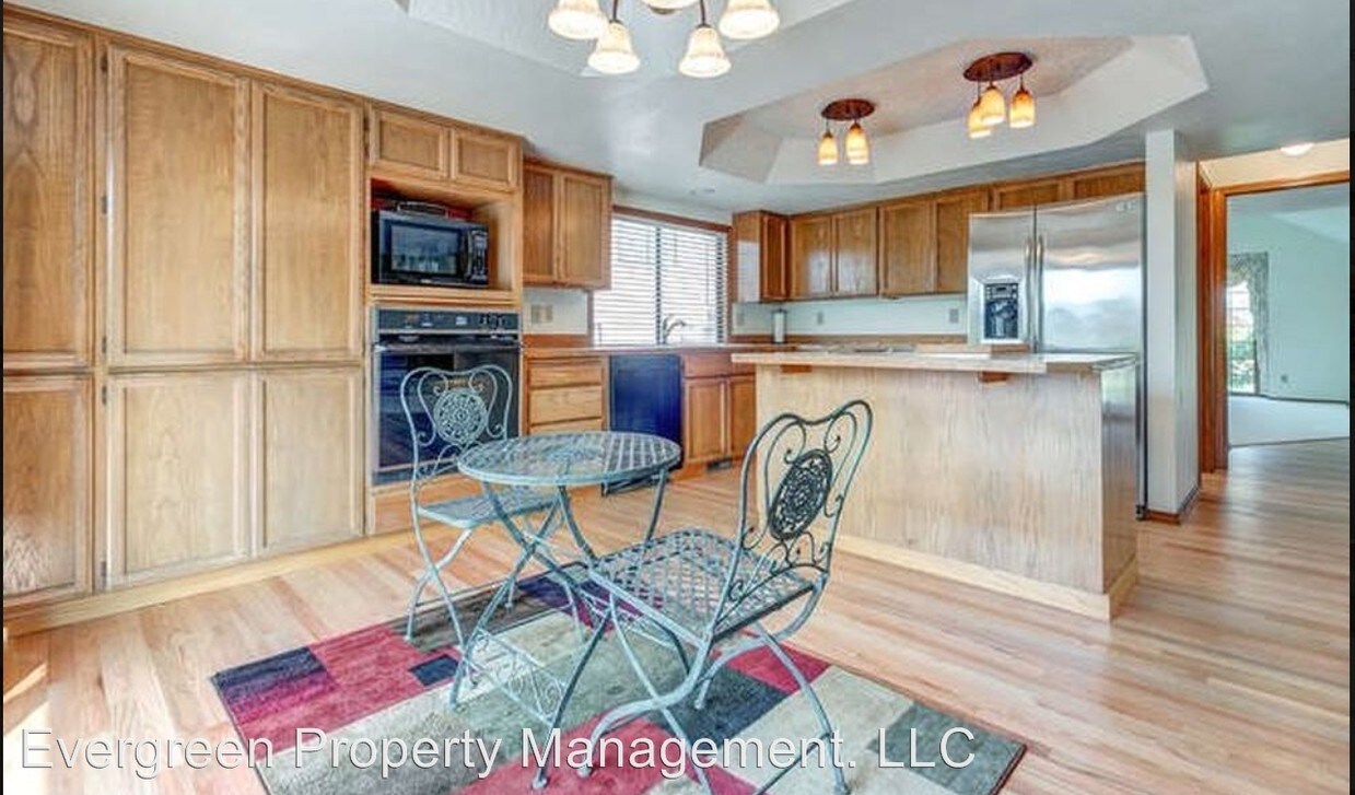 Primary Photo - 12840 SE Regency View St