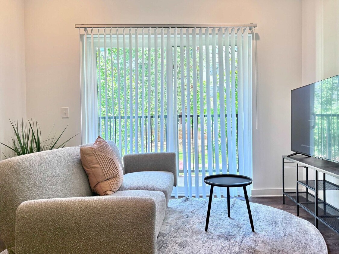 Foto principal - 542 Boulevard NE
