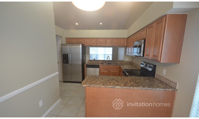 Building Photo - 829 W Charing Cross Cir