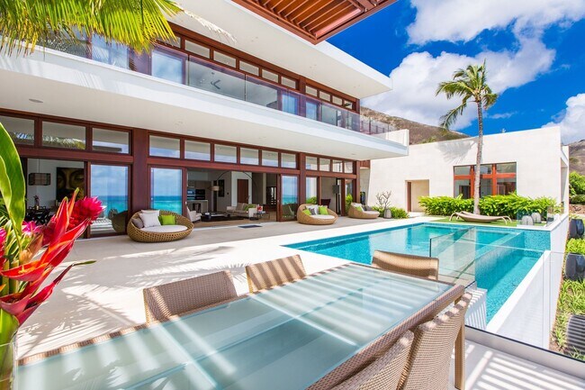 Foto del edificio - Lavish Oceanview Estate w/ Pool, Spa, AC & Mokulua Isle Views: Lanikai Hillside