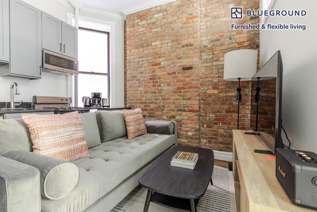 Building Photo - 248 Mott St