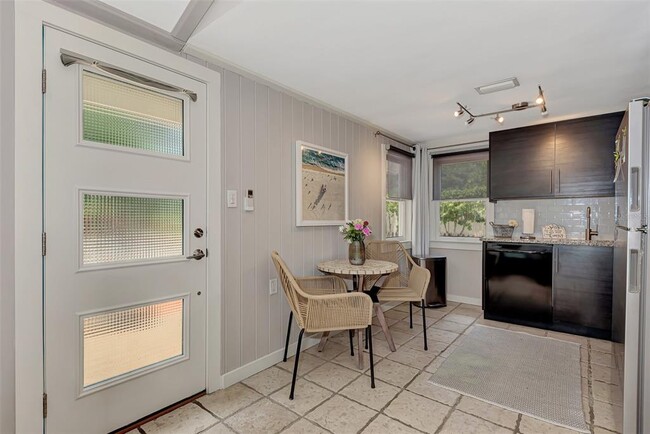 Foto del edificio - 1045 40th St