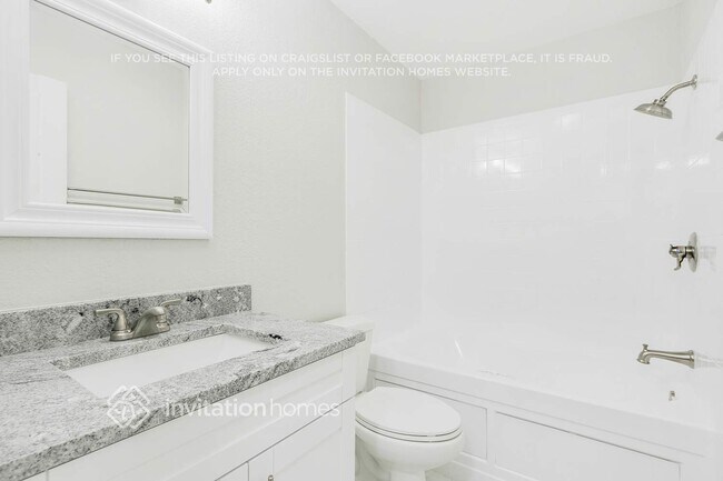 Building Photo - 909 Skyview Dr