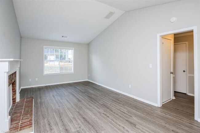 Building Photo - 3090 Berkshire Manor Dr