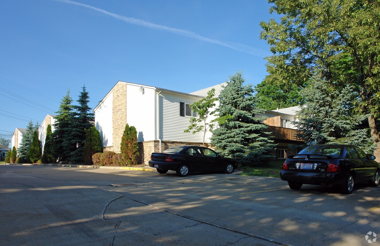 441449 Graham Rd, Cuyahoga Falls, OH 44221 Apartments in Cuyahoga