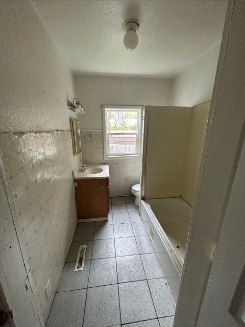 Foto del edificio - 406 N B St