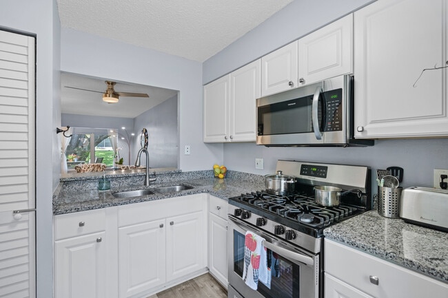 Building Photo - 1278 Mission Cir