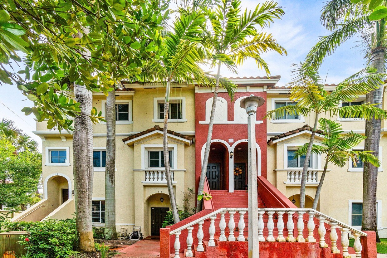 Foto principal - 122 Bayfront Dr