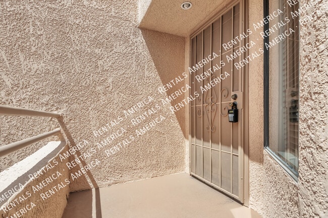 Building Photo - 5675 N Camino Esplendora