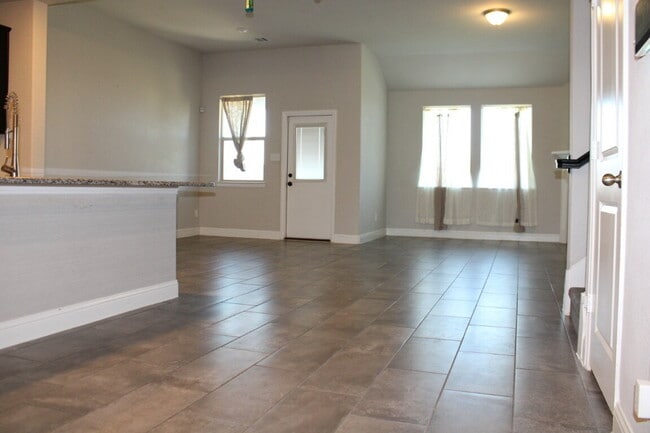 Foto del edificio - 1995 Ocelot St