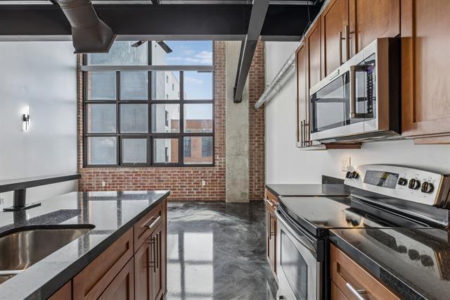 Building Photo - 3110 Thomas Ave