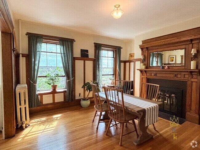 Building Photo - 12 Colbourne Cres