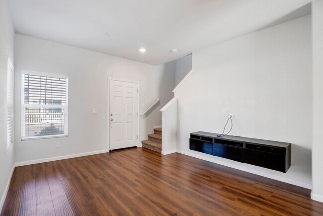 Foto del edificio - 8154 Laurel Willow Ln