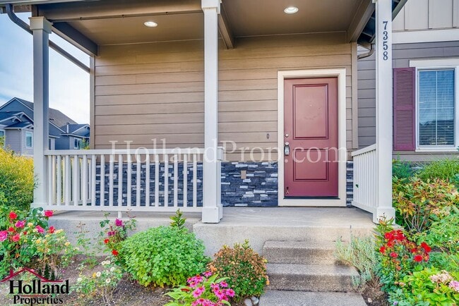 Building Photo - Charming 3-Bedroom Home Near Parks, Trails...