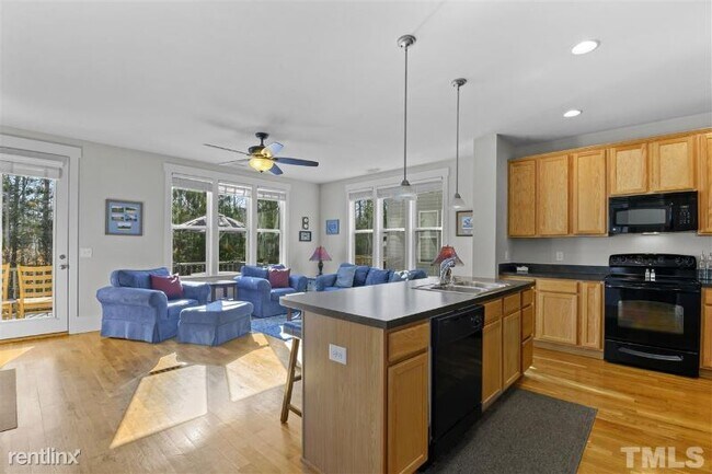 Building Photo - 1165 Great Ridge Pkwy