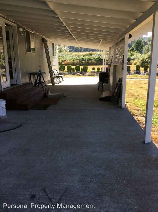 Building Photo - 131 Cowlitz Dr