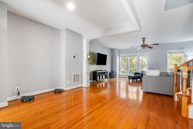Foto del edificio - 14899 Potomac Branch Dr