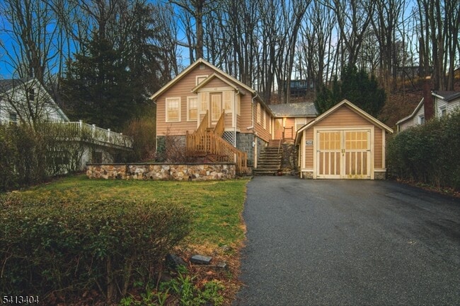 Foto del edificio - 43 Estling Lake Rd