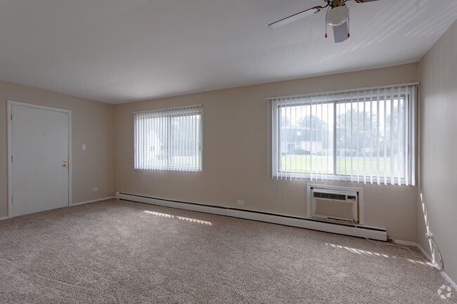 1BR, 1BA - Carriage House Apartments