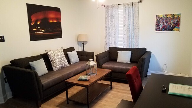 Sala de estar - 3817 General Taylor St