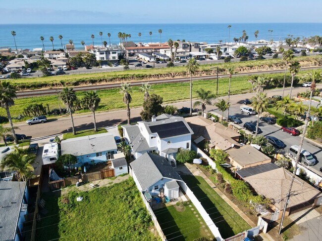 Foto del edificio - Spacious Beach House in South Oceanside