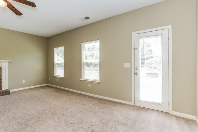 Building Photo - 75 Hamil Ct NW