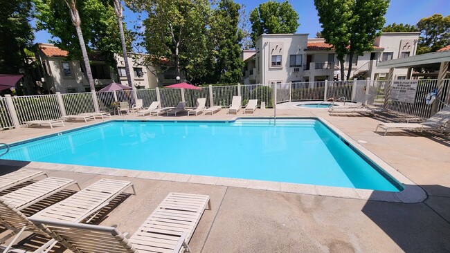 Building Photo - Mira Mesa Upstairs 1-Br + Covered Parking ...