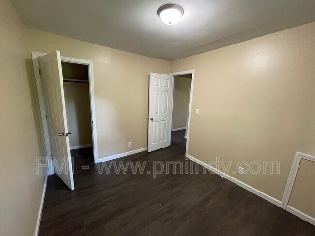 Foto del edificio - 3156 N Catherwood Ave