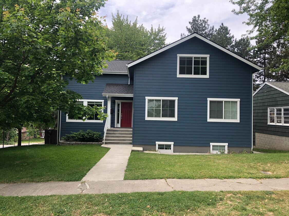 Foto principal - 803 NW Fisk St