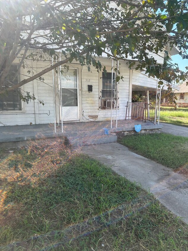 Primary Photo - 2/1 Waco