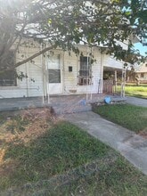 Building Photo - 312 Lottie St