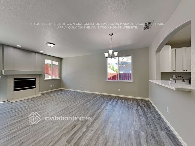 Foto del edificio - 8213 Madrone Woods Pl