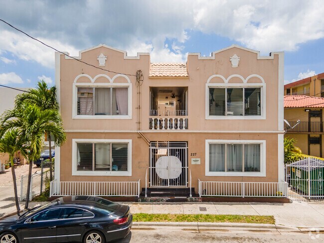 Building Photo - 227 NW 13th Ave