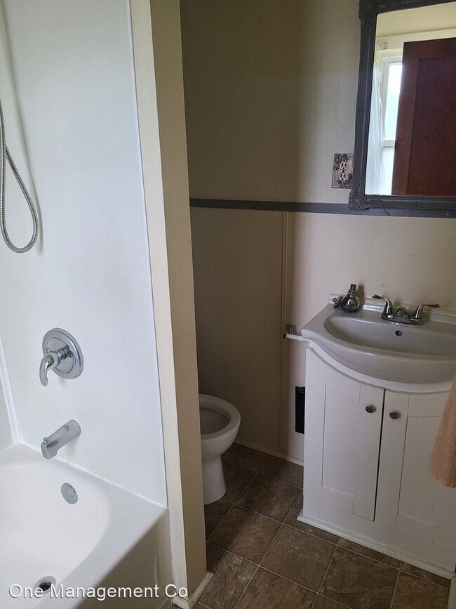 Foto del edificio - 3 br, 1.5 bath House - 344 Massie Ave