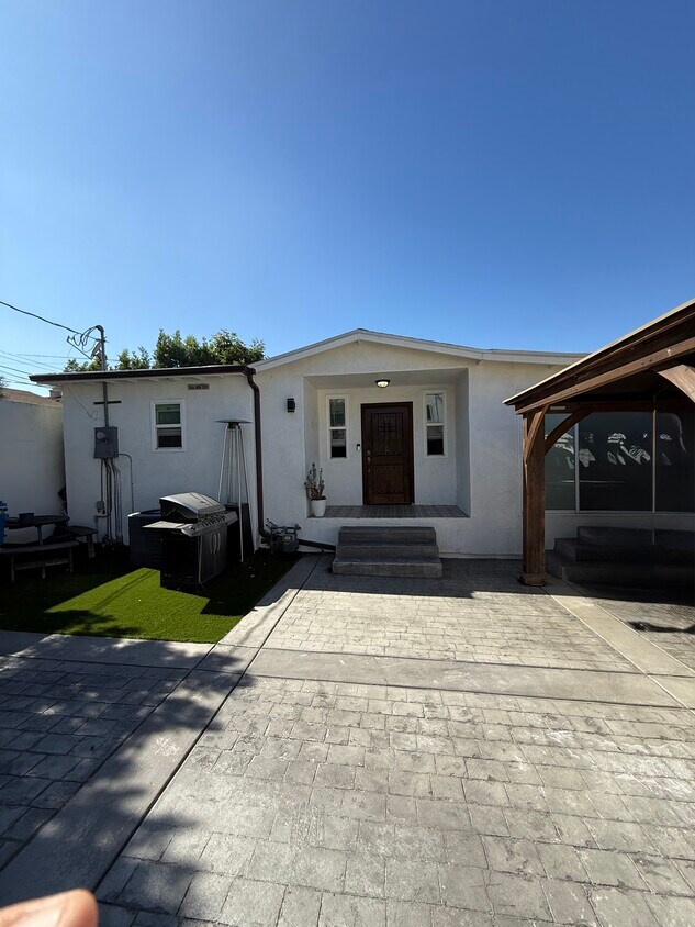 Front of house - 1233 Hyperion Ave