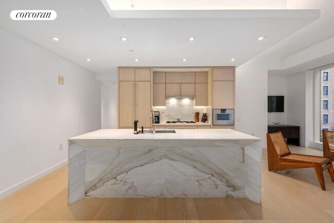Building Photo - 138 E 50th St