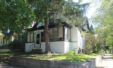 Building Photo - 916 Aurora Ave