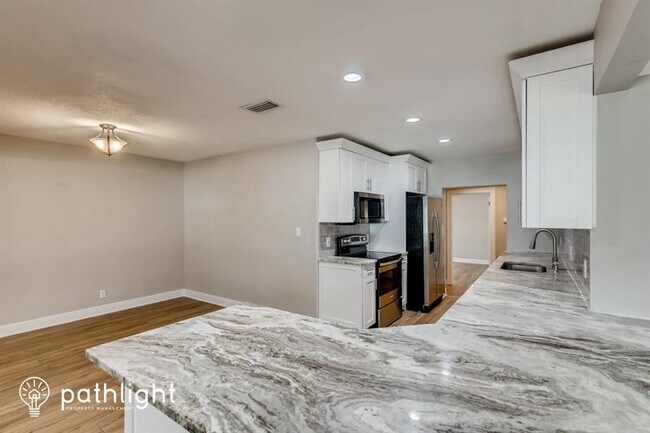 Foto del edificio - 3440 18th St N
