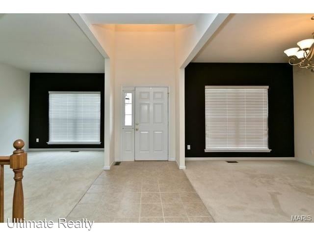 Building Photo - 716 Rose Haven Ct
