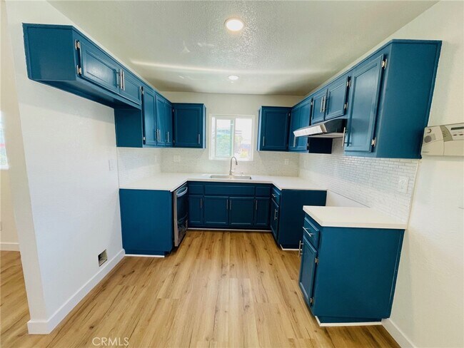 Foto del edificio - 1332 W 20th St