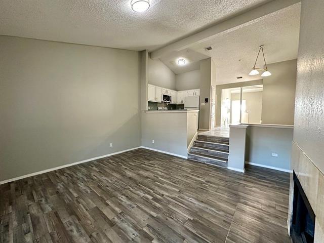 Foto del edificio - 9823 Summerwood Cir