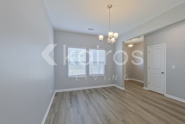 Foto del edificio - 7149 Foggy River Dr
