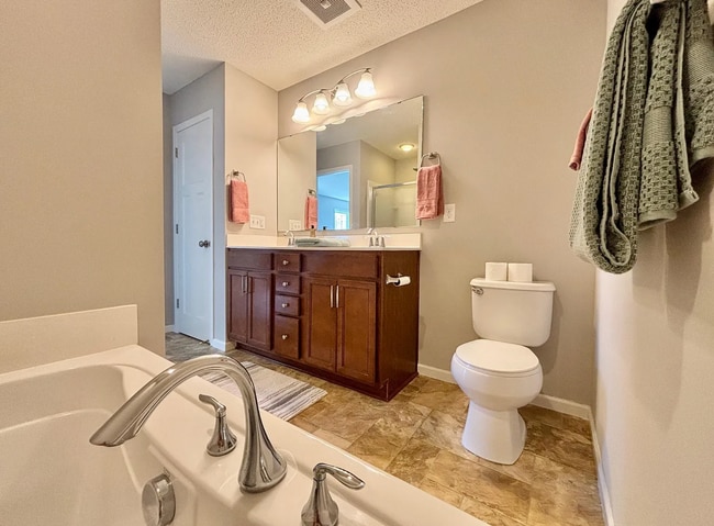 Foto del edificio - 8389 Norwood Ln N
