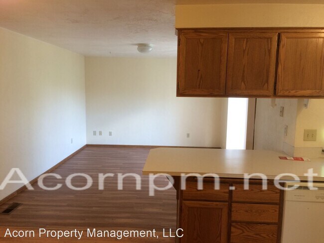 Building Photo - 3 br, 2 bath House - 3973 N. Clarey Street