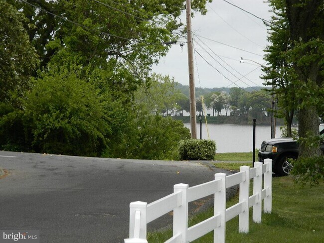 Foto del edificio - 41665 Tudor Hall Rd