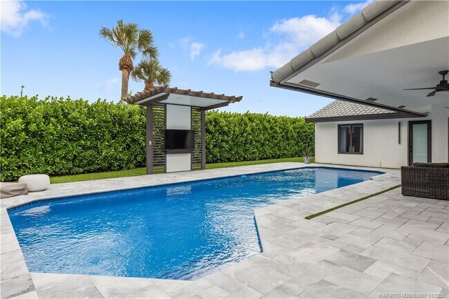 Foto del edificio - 5143 Deerhurst Crescent Cir