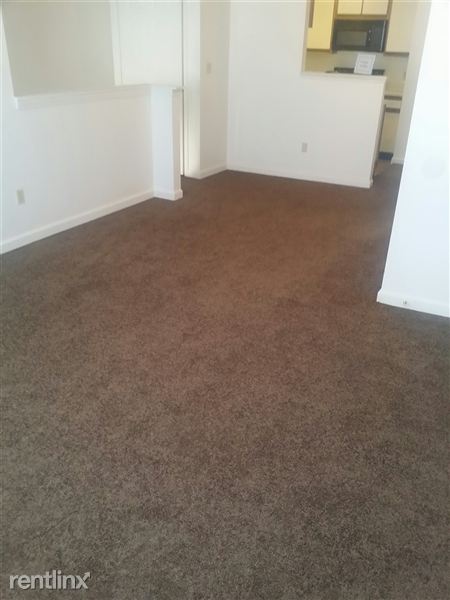 Building Photo - 1465 E State Road 44