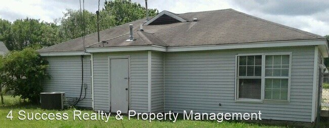 Foto del edificio - 3 br, 2 bath House - 4238 Wagon Trail