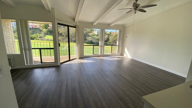 Building Photo - 2507 Navarra Dr